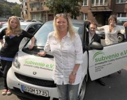 Stefanie Jeske (Mitte) hat den Verein Subvenio gegründet. Foto: Werner Gabriel